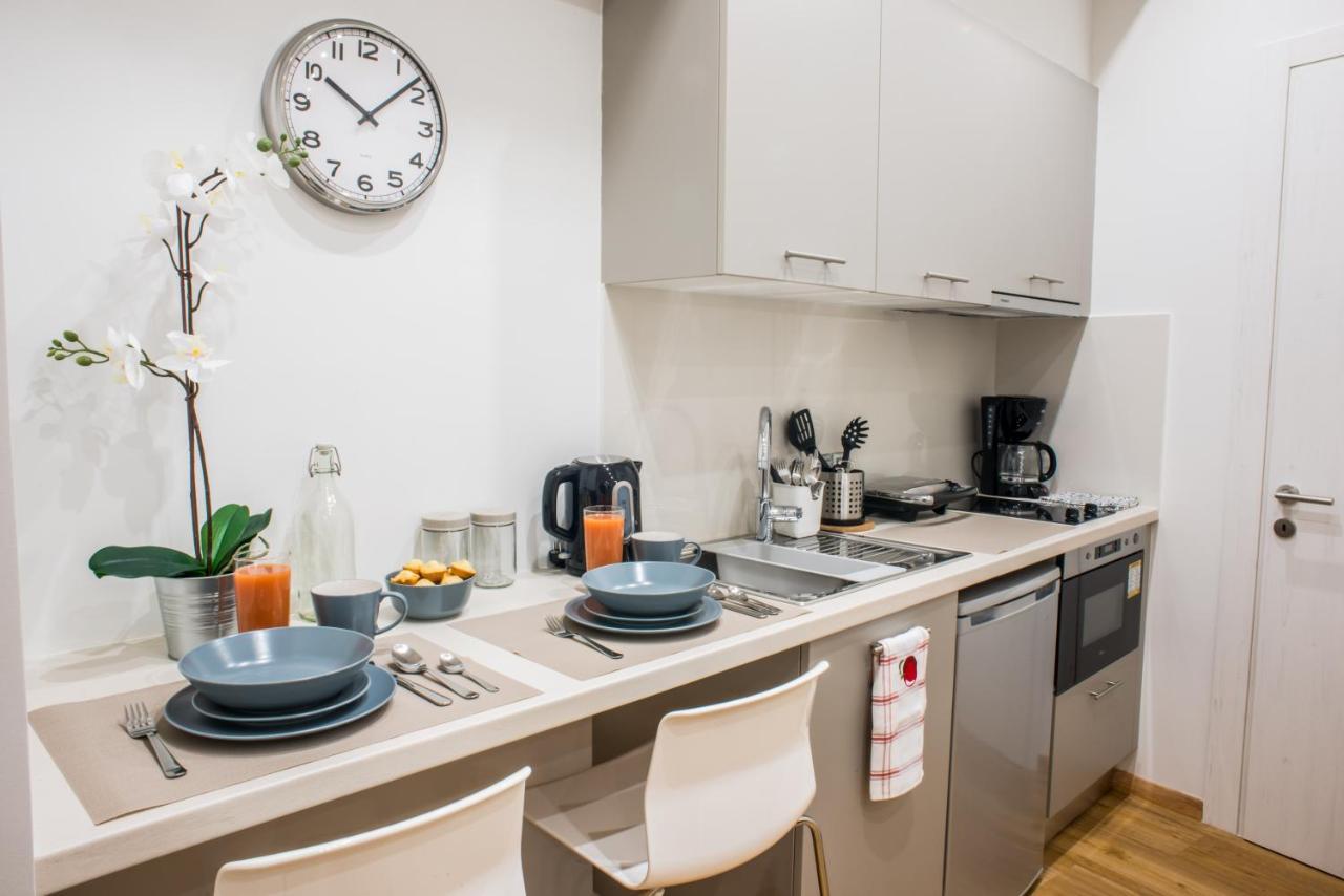 Apartment A21 Pristine A Breath Away From Parthenoon! *